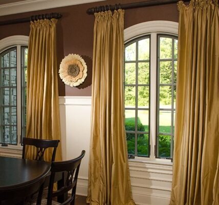 How To Choose The Right Curtain Length, Plus Tips For Measuring