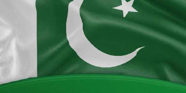 Pakistan Azadi Sale 2024 banner with flag.