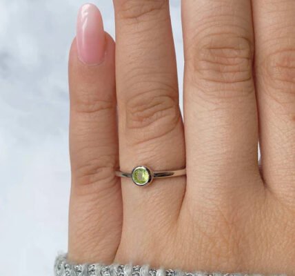 Peridot ring